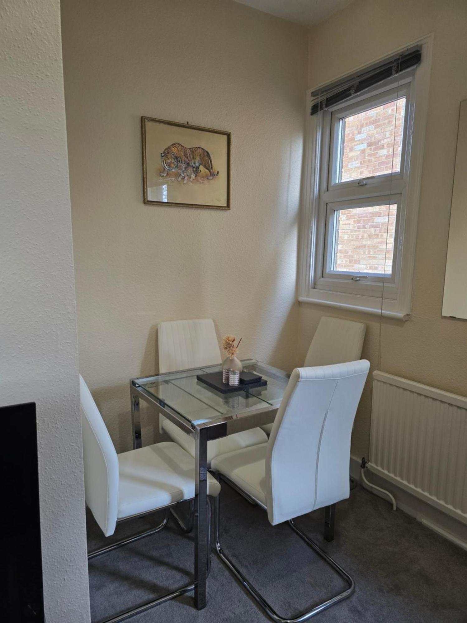 14b Malden * Watford (Hertfordshire)